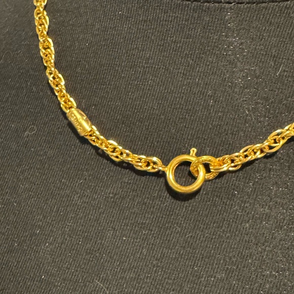 Authentic CHANEL Necklace Pendant - Picture 11 of 11